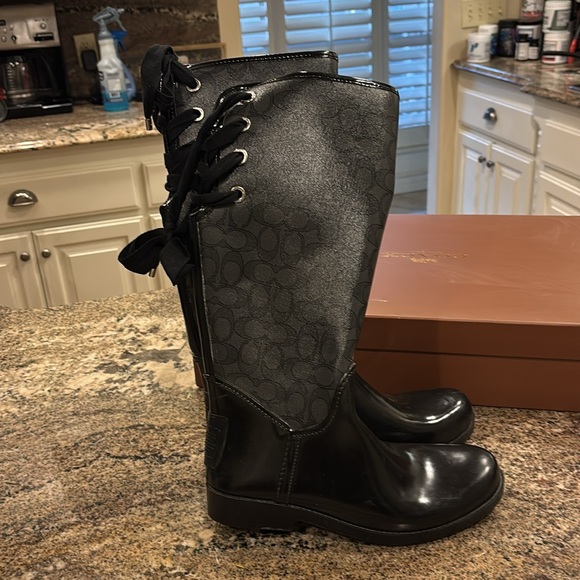 Coach Rain boots in Like New Condition. Worn once. Size 10M - Picture 4 of 7